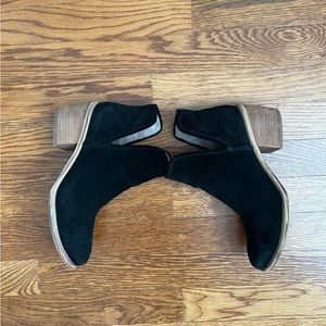 Black Suede Hinge Ankle Bootie Size 6